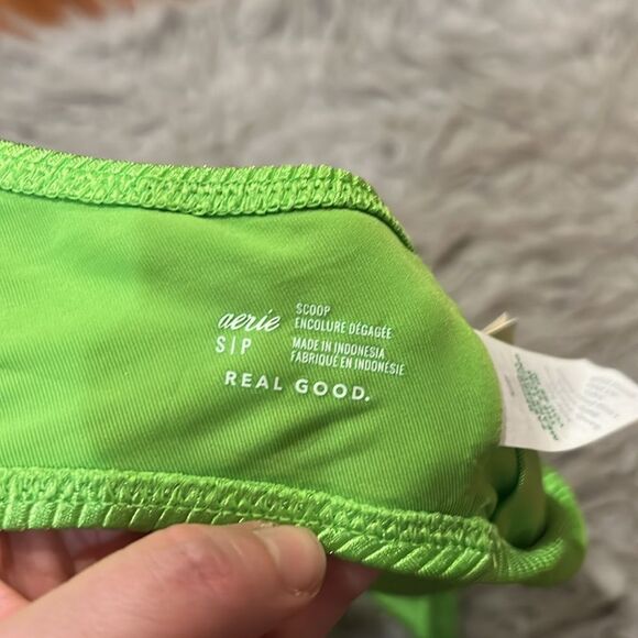 NWT aerie scoop bright lime green shimmer swimsuit top - Picture 4 of 5
